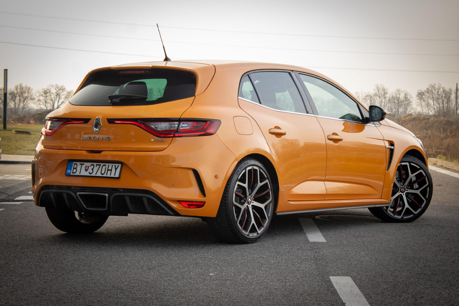 2018 Renault Mégane RS, oranžová hatchback, 146 153 km