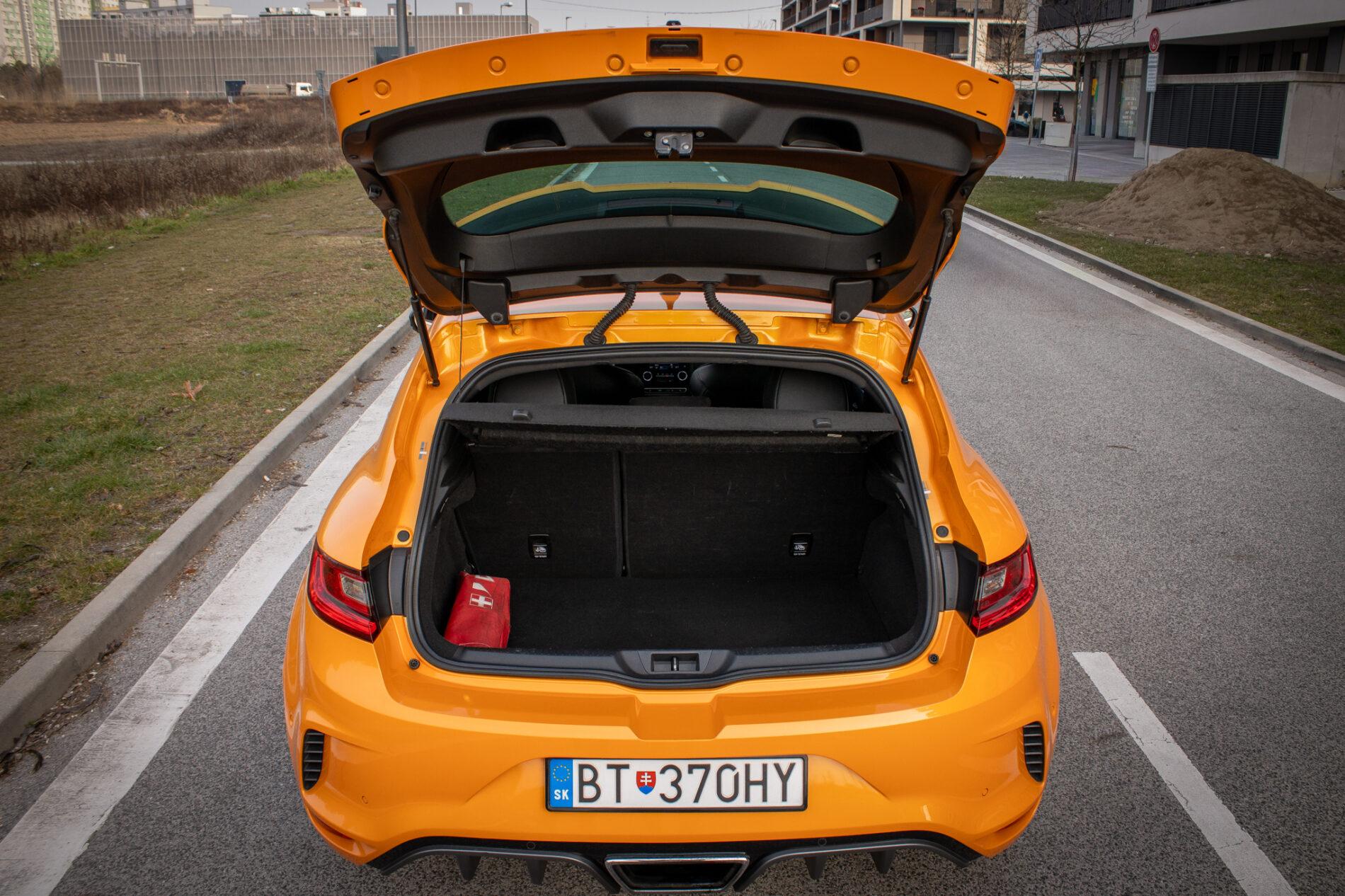 2018 Renault Mégane RS, oranžová hatchback, 146 153 km