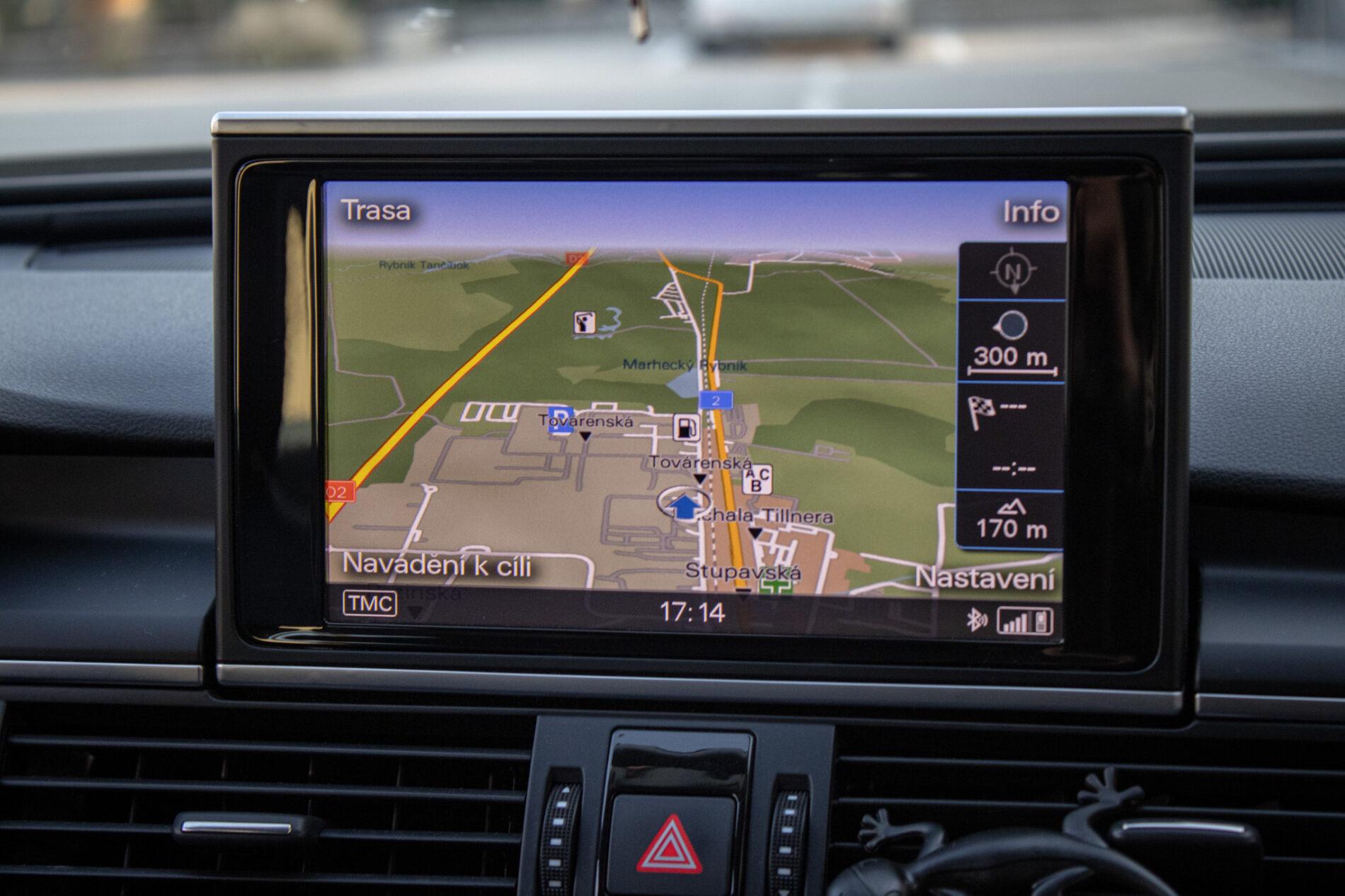 2013 AUDI A6, hnedá kombi, 284 418 km