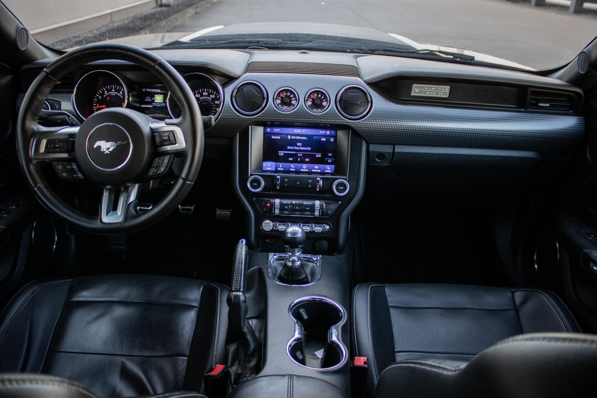 2016 Ford Mustang GT, čierna kupé, 84 537 km