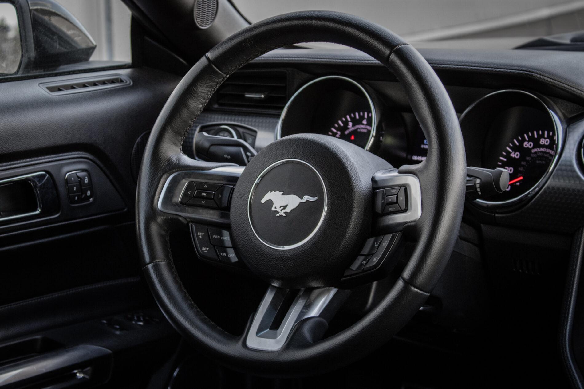 2016 Ford Mustang GT, čierna kupé, 84 537 km