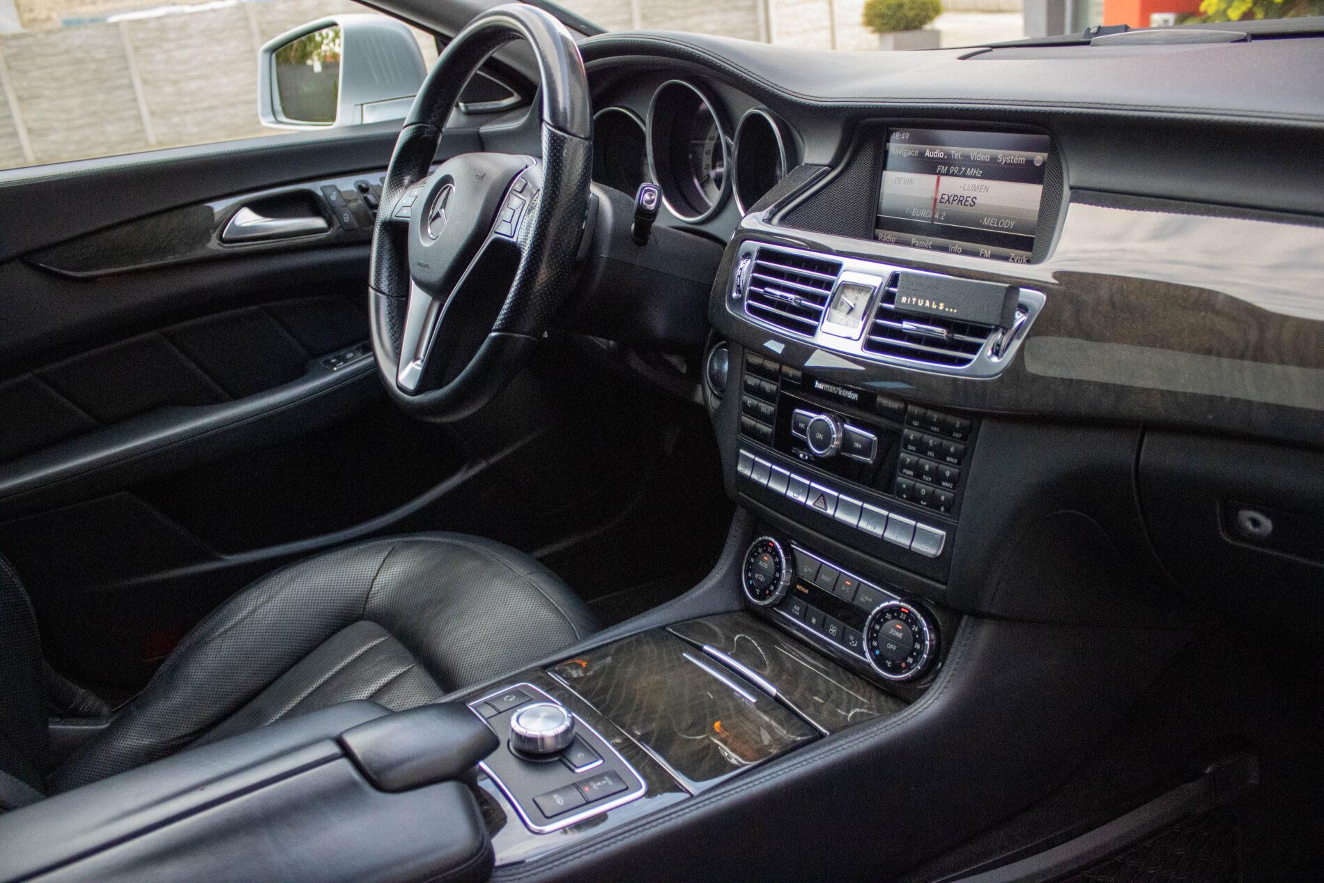 2013 Mercedes-Benz CLS 350 CDI, sivá kombi, 256 400 km