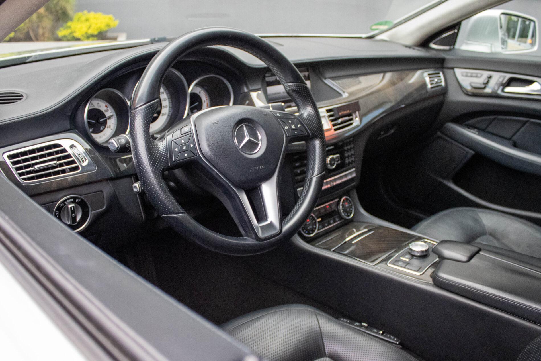 2013 Mercedes-Benz CLS 350 CDI, sivá kombi, 256 400 km