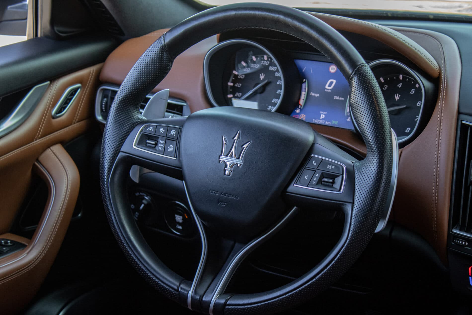 2019 Maserati Levante, modrá suv, 142 057 km