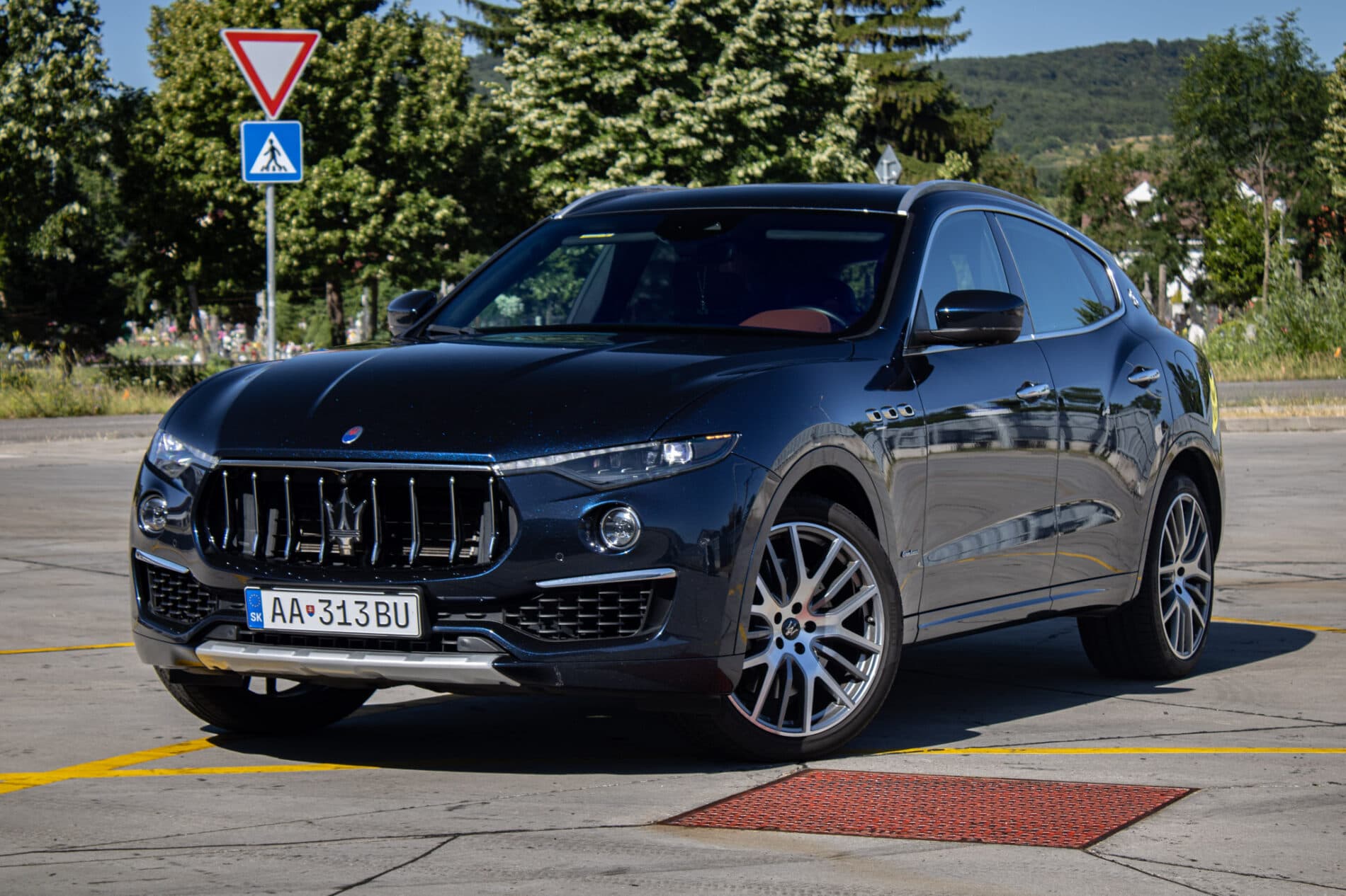 2019 Maserati Levante, modrá suv, 142 057 km