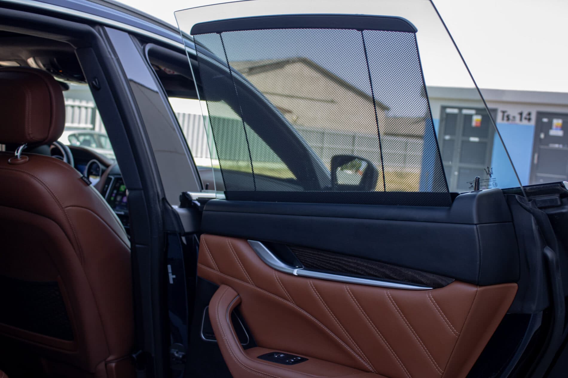 2019 Maserati Levante, modrá suv, 142 057 km