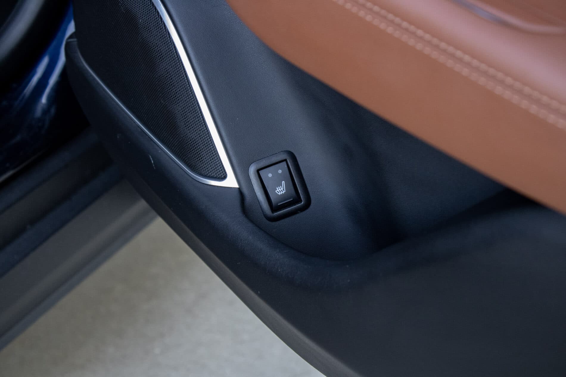 2019 Maserati Levante, modrá suv, 142 057 km