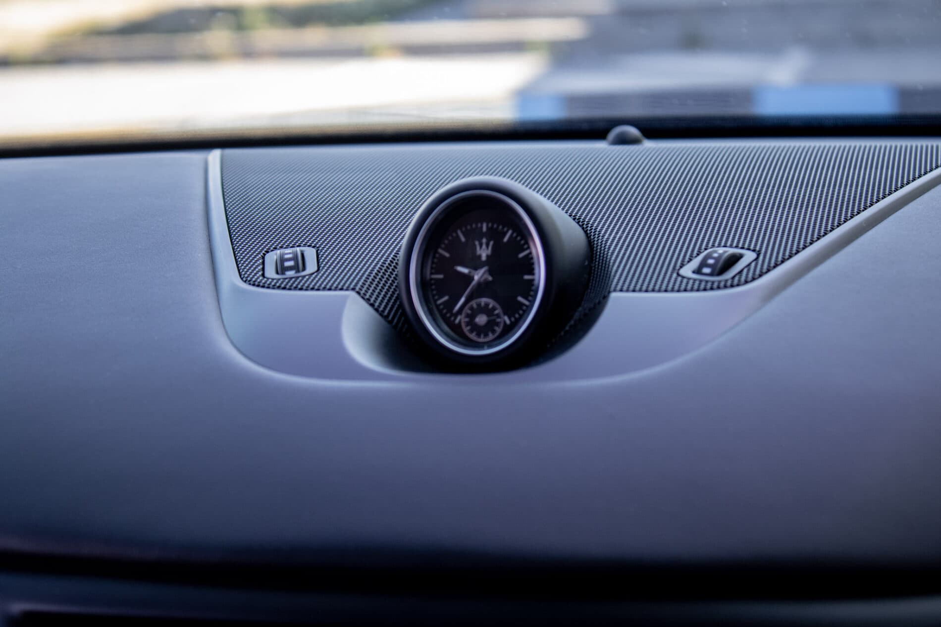 2019 Maserati Levante, modrá suv, 142 057 km