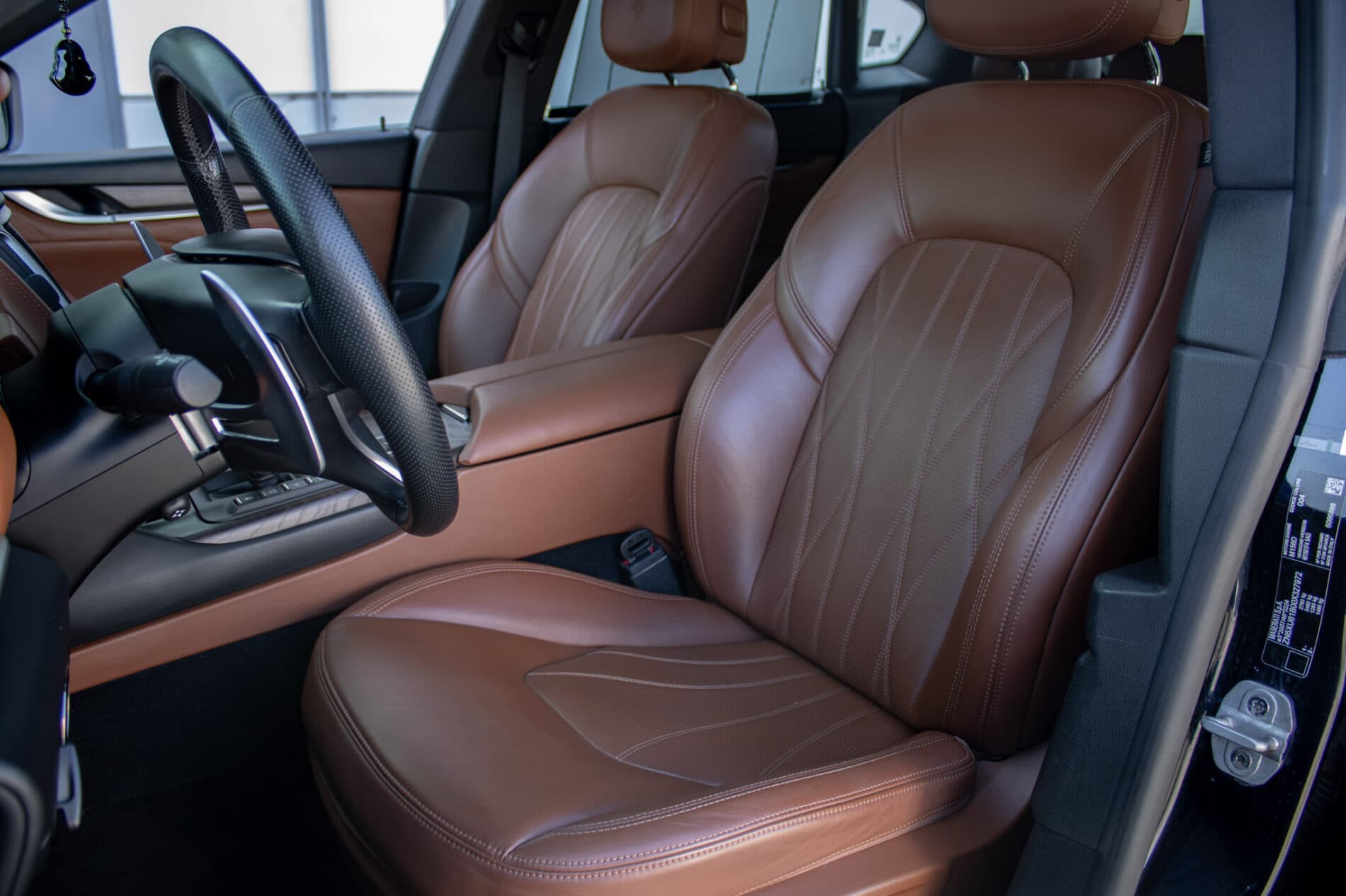 2019 Maserati Levante, modrá suv, 142 057 km