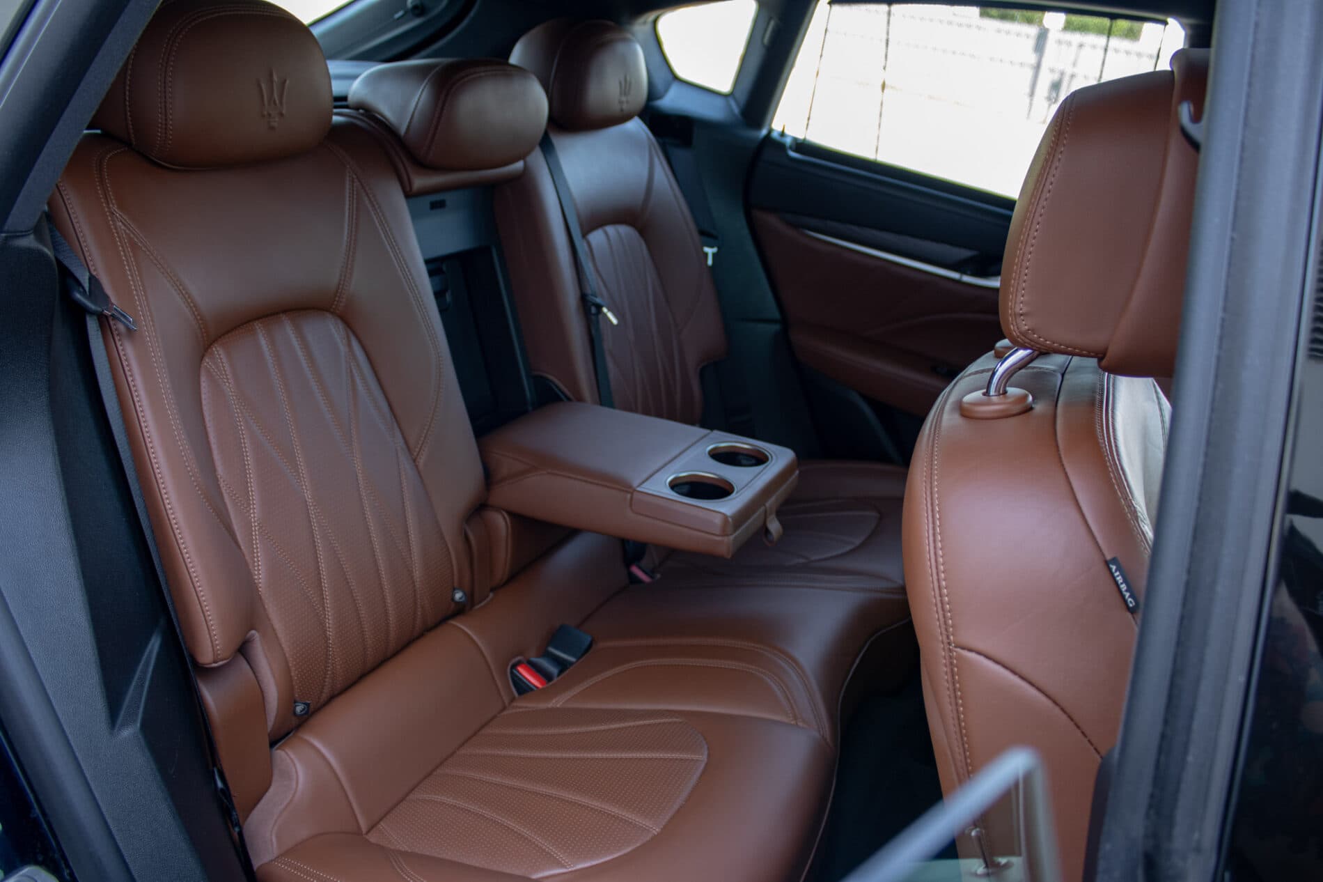 2019 Maserati Levante, modrá suv, 142 057 km