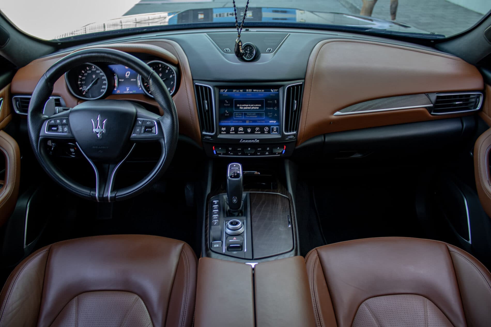 2019 Maserati Levante, modrá suv, 142 057 km