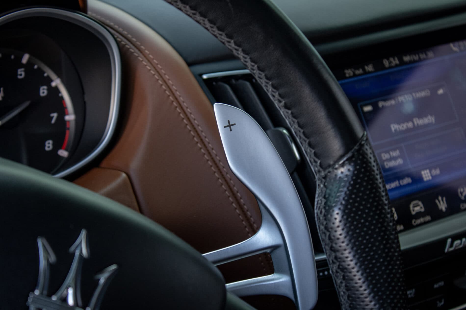 2019 Maserati Levante, modrá suv, 142 057 km