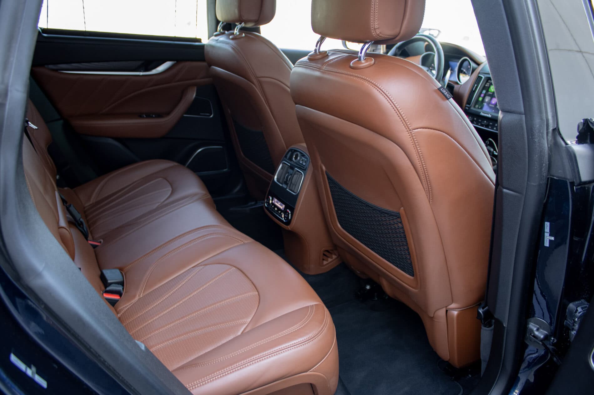 2019 Maserati Levante, modrá suv, 142 057 km