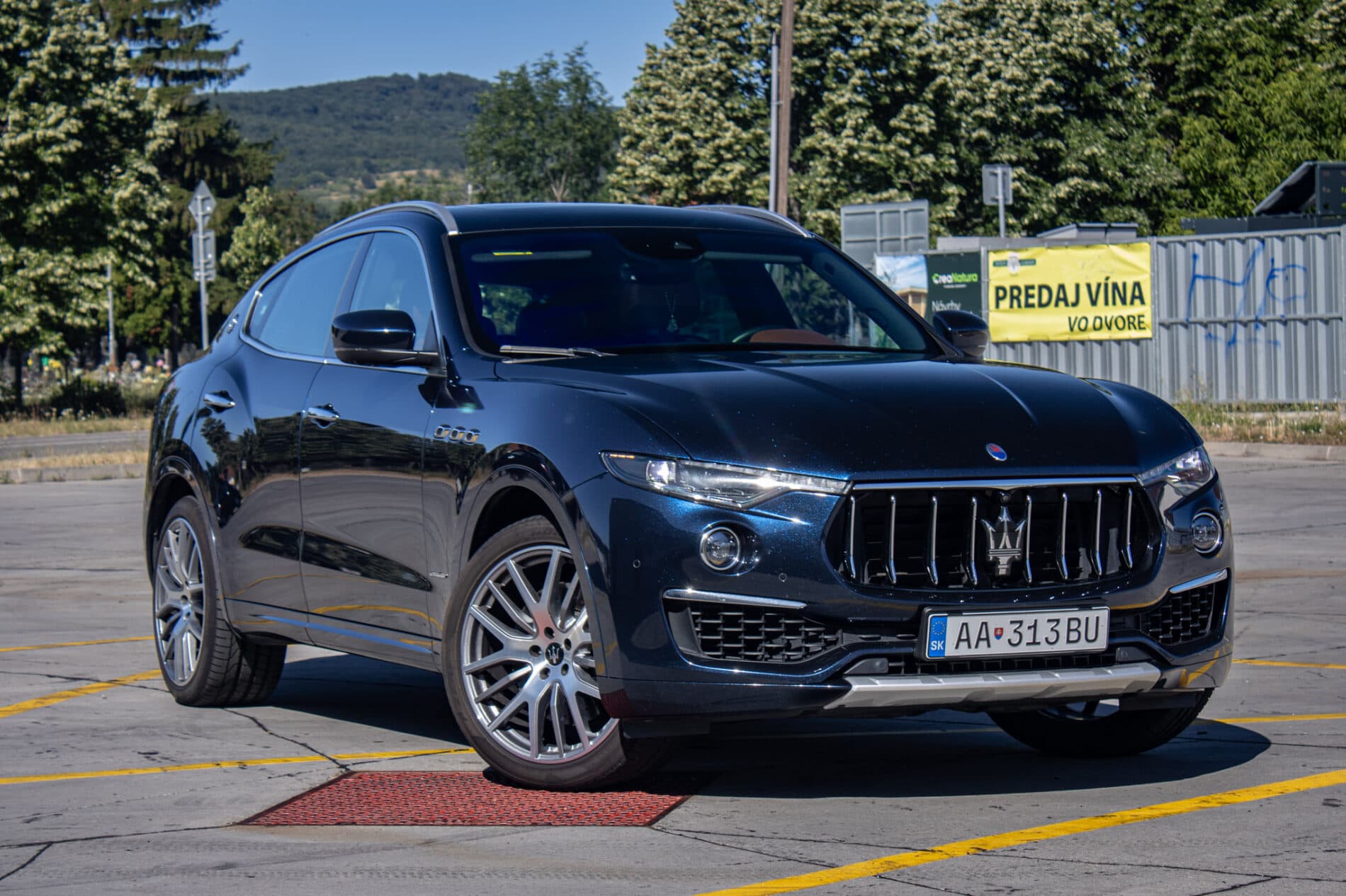 2019 Maserati Levante, modrá suv, 142 057 km
