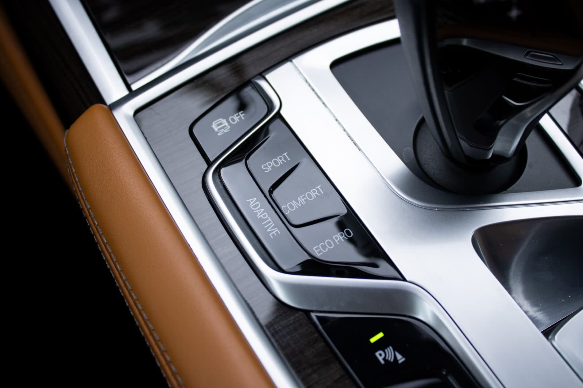 2018 BMW 7 750i, čierna sedan, 93 640 km
