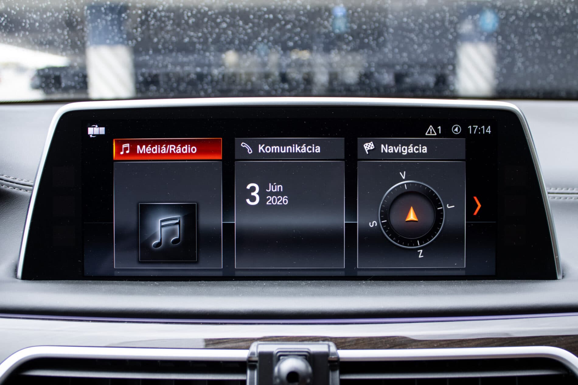 2018 BMW 7 750i, čierna sedan, 93 640 km