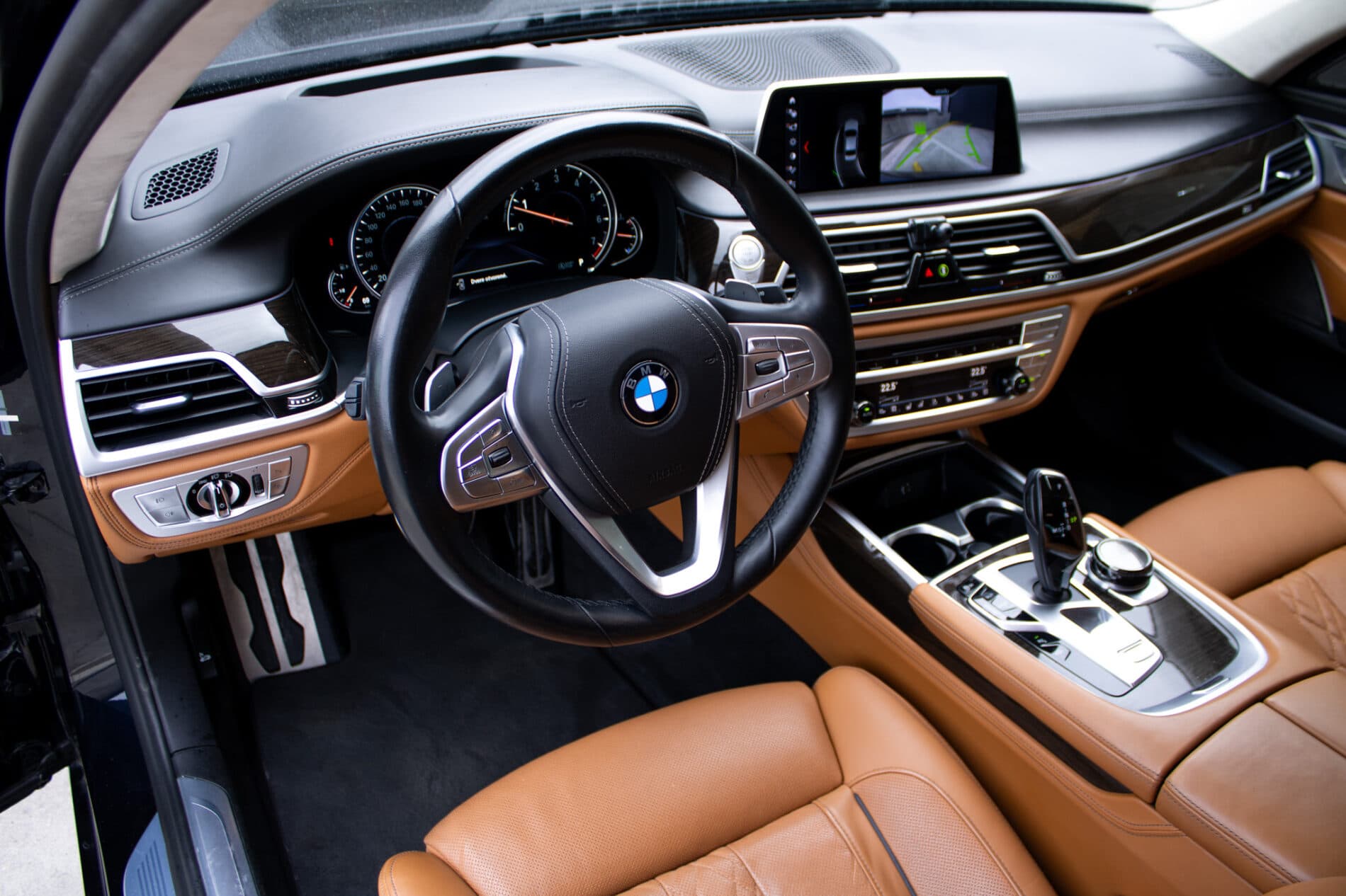 2018 BMW 7 750i, čierna sedan, 93 640 km