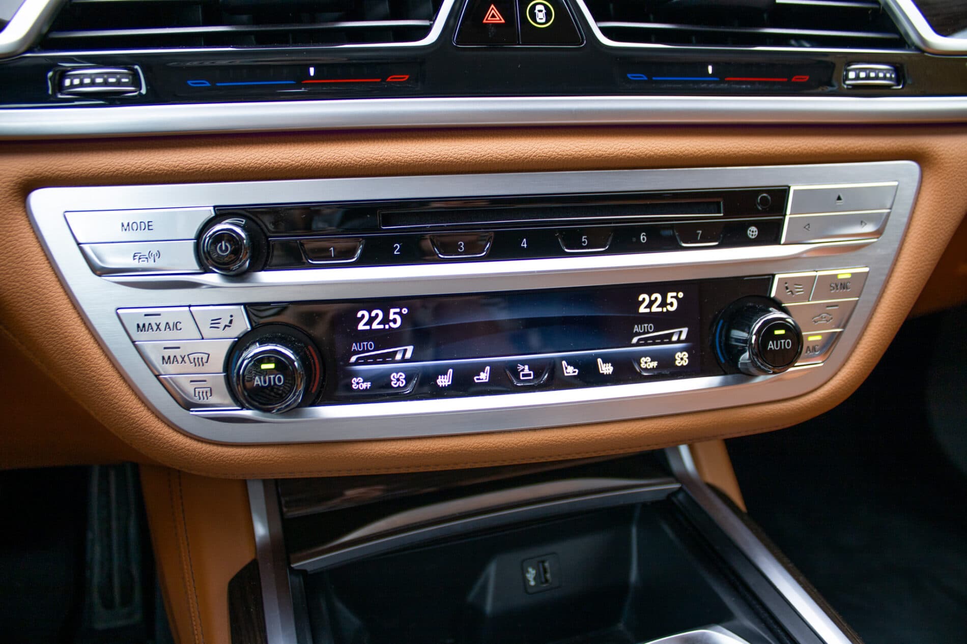 2018 BMW 7 750i, čierna sedan, 93 640 km
