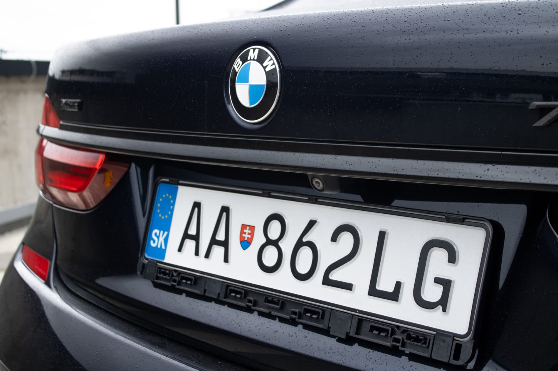 2018 BMW 7 750i, čierna sedan, 93 640 km