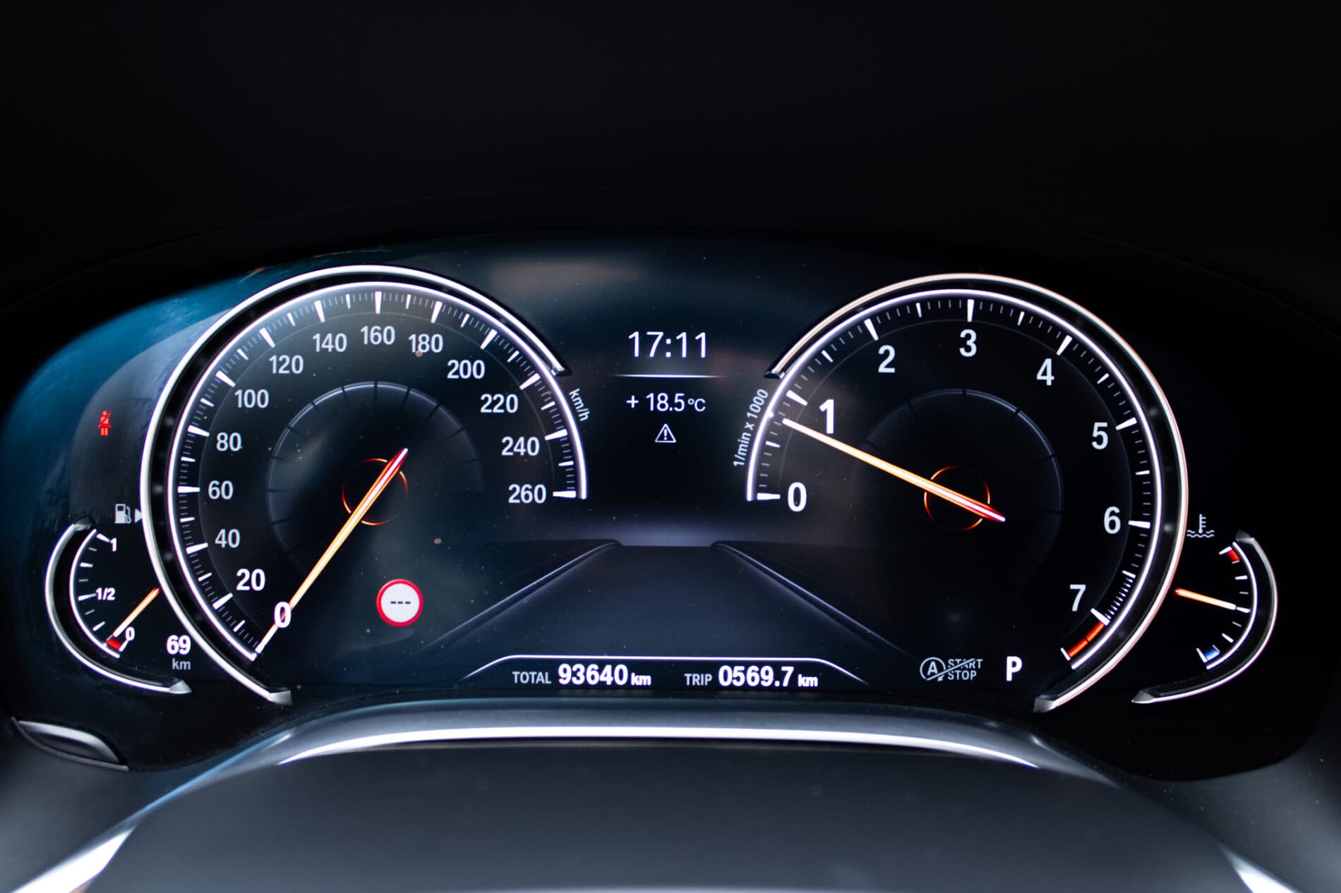 2018 BMW 7 750i, čierna sedan, 93 640 km