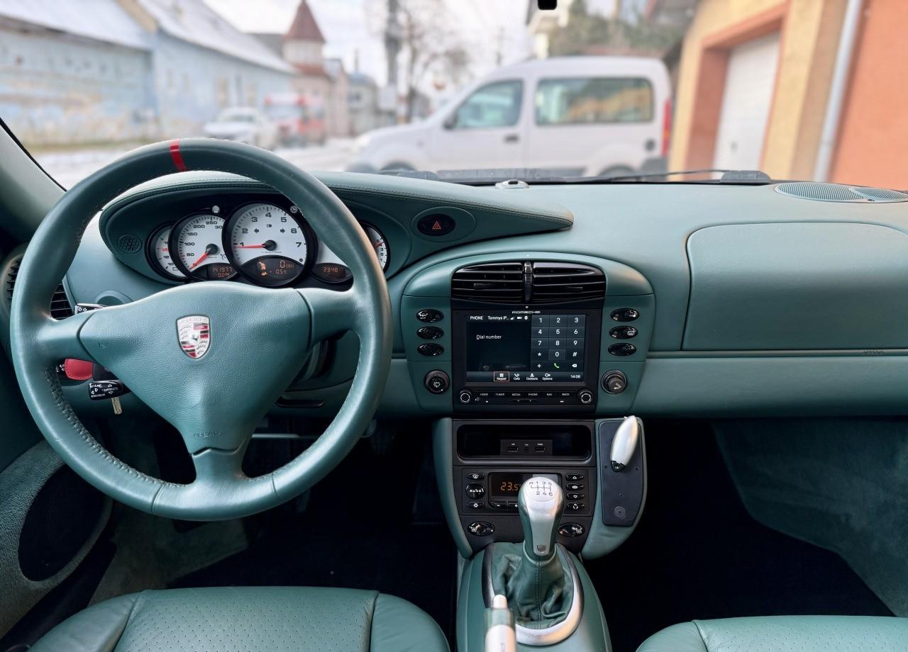 2001 Porsche 996 Carrera / 4, čierna kupé, 141 977 km