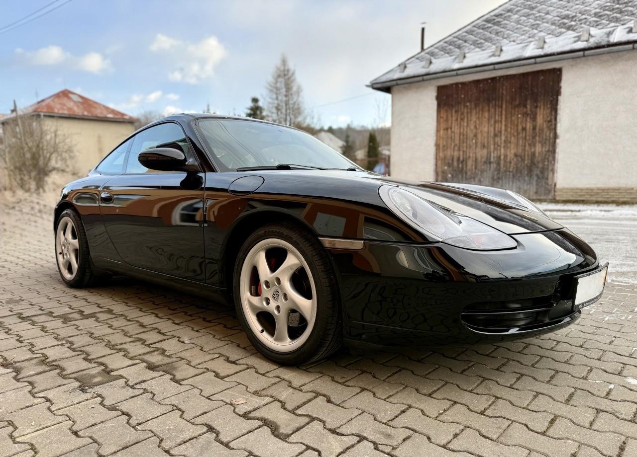 2001 Porsche 996 Carrera / 4, čierna kupé, 141 977 km