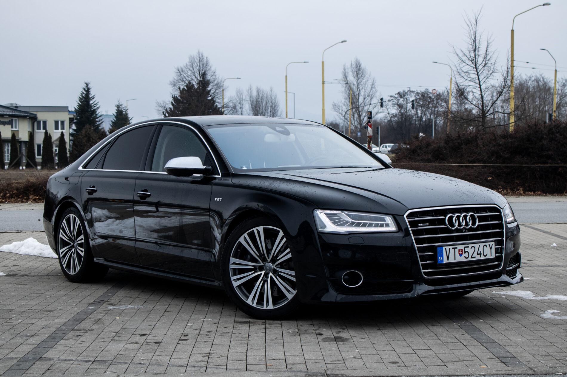 2016 AUDI A8, čierna sedan, 186 825 km
