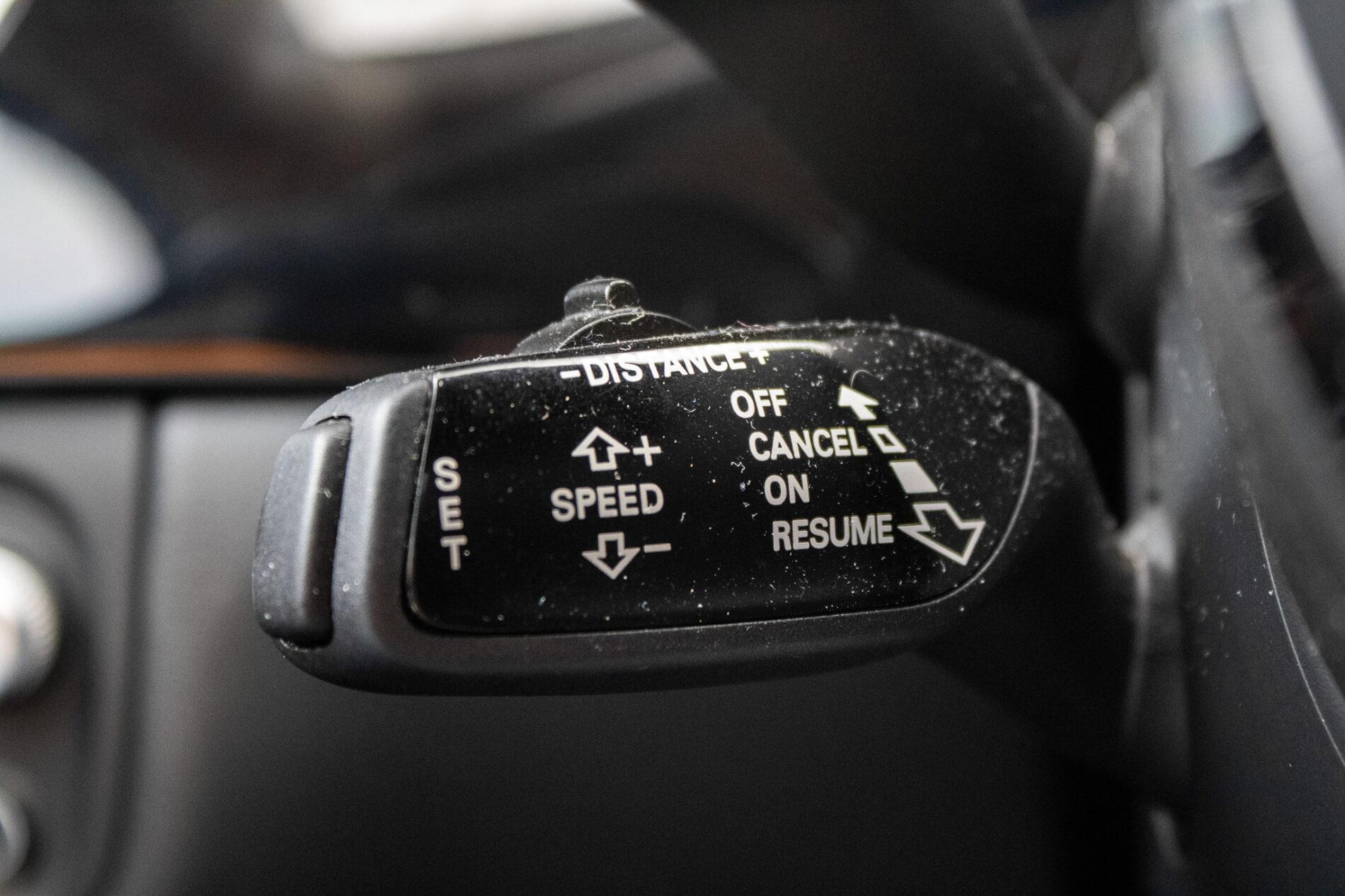 2016 AUDI A8, čierna sedan, 186 825 km