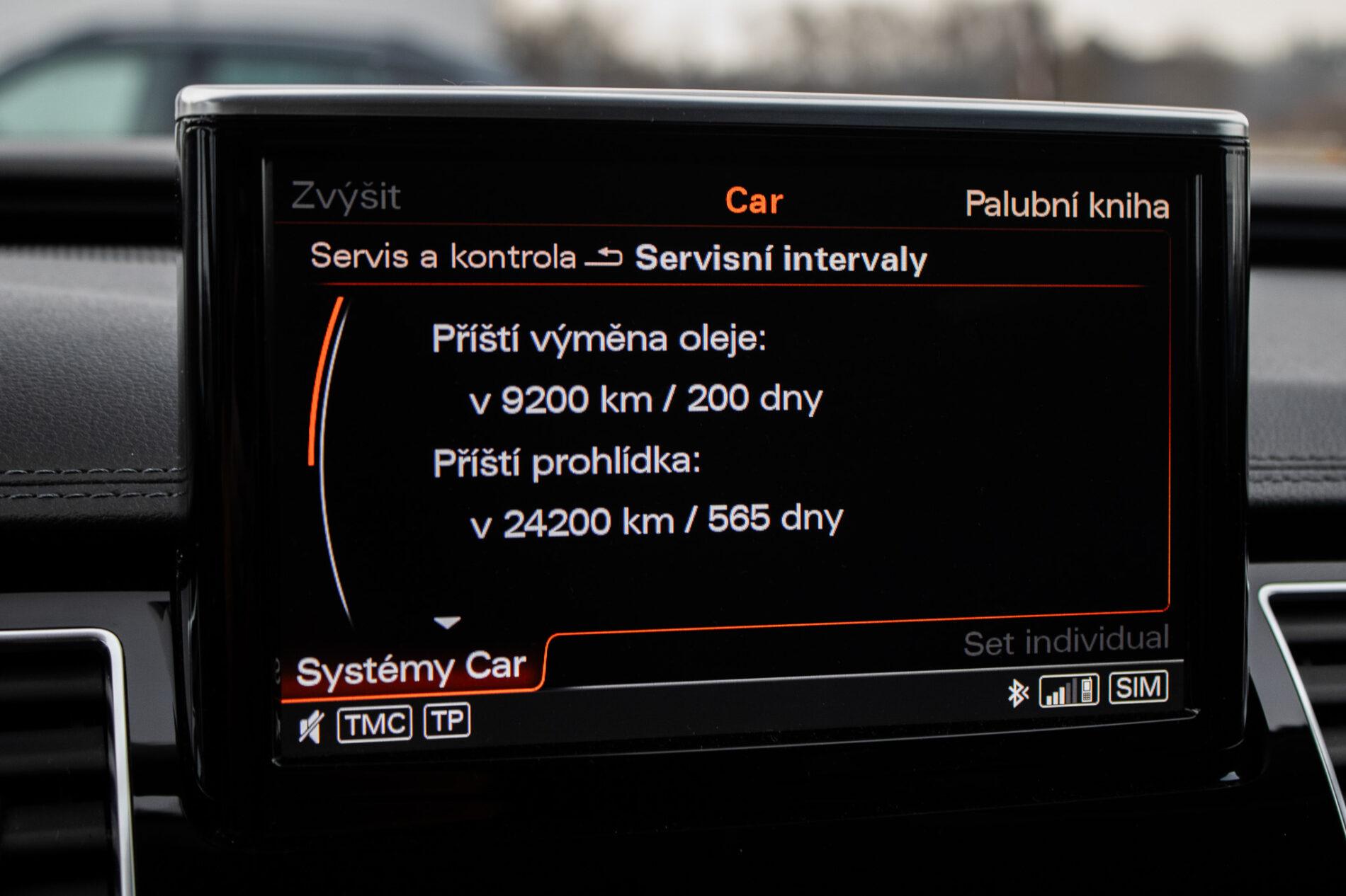 2016 AUDI A8, čierna sedan, 186 825 km