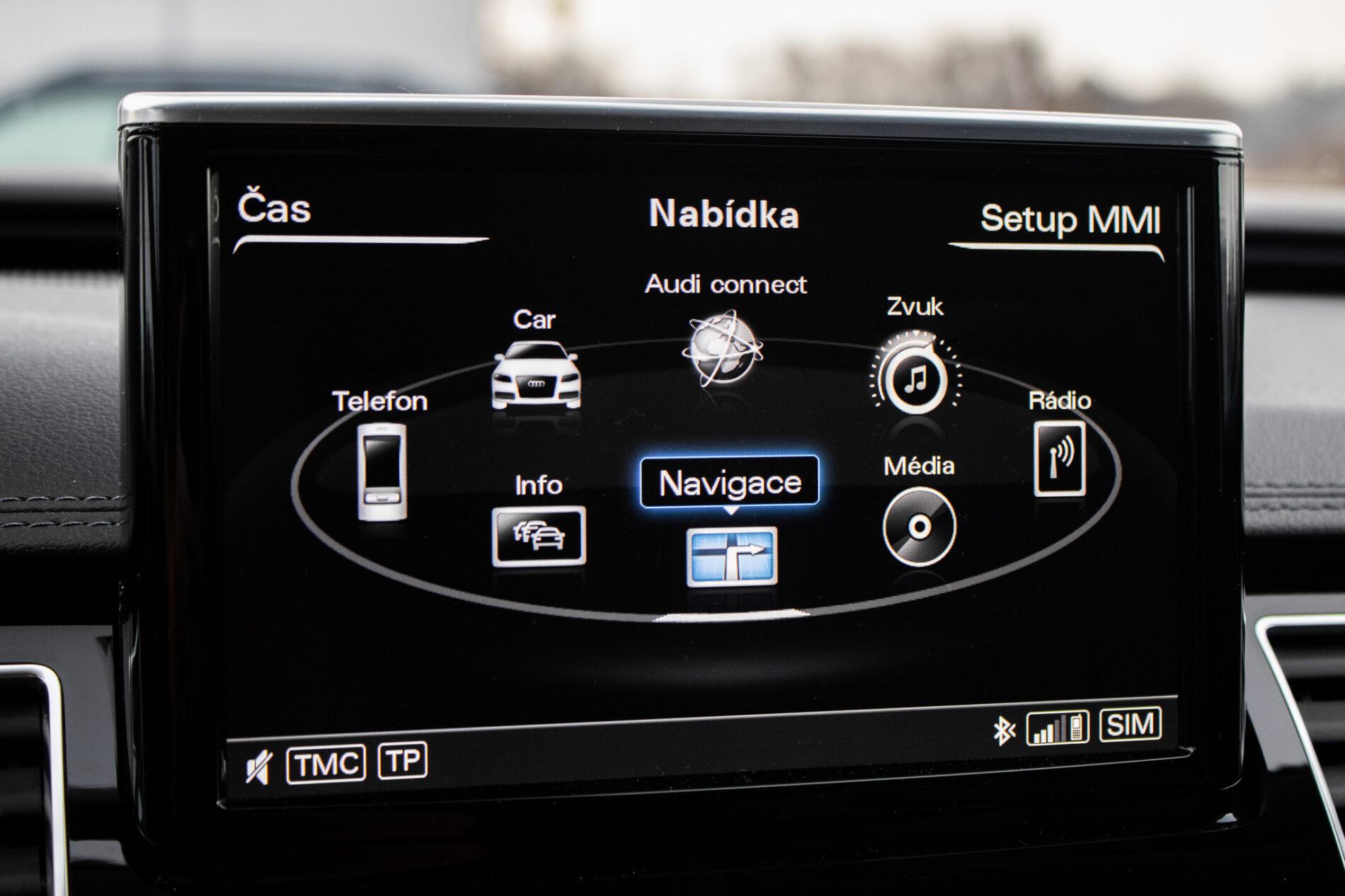 2016 AUDI A8, čierna sedan, 186 825 km