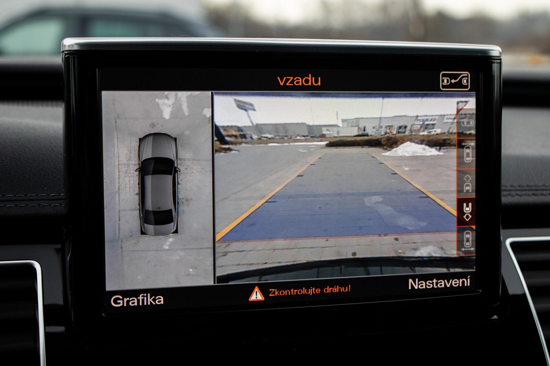 2016 AUDI A8, čierna sedan, 186 825 km