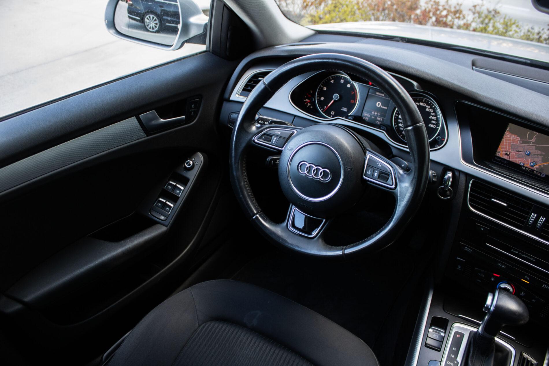 2012 AUDI A4, strieborná kombi, 191 100 km