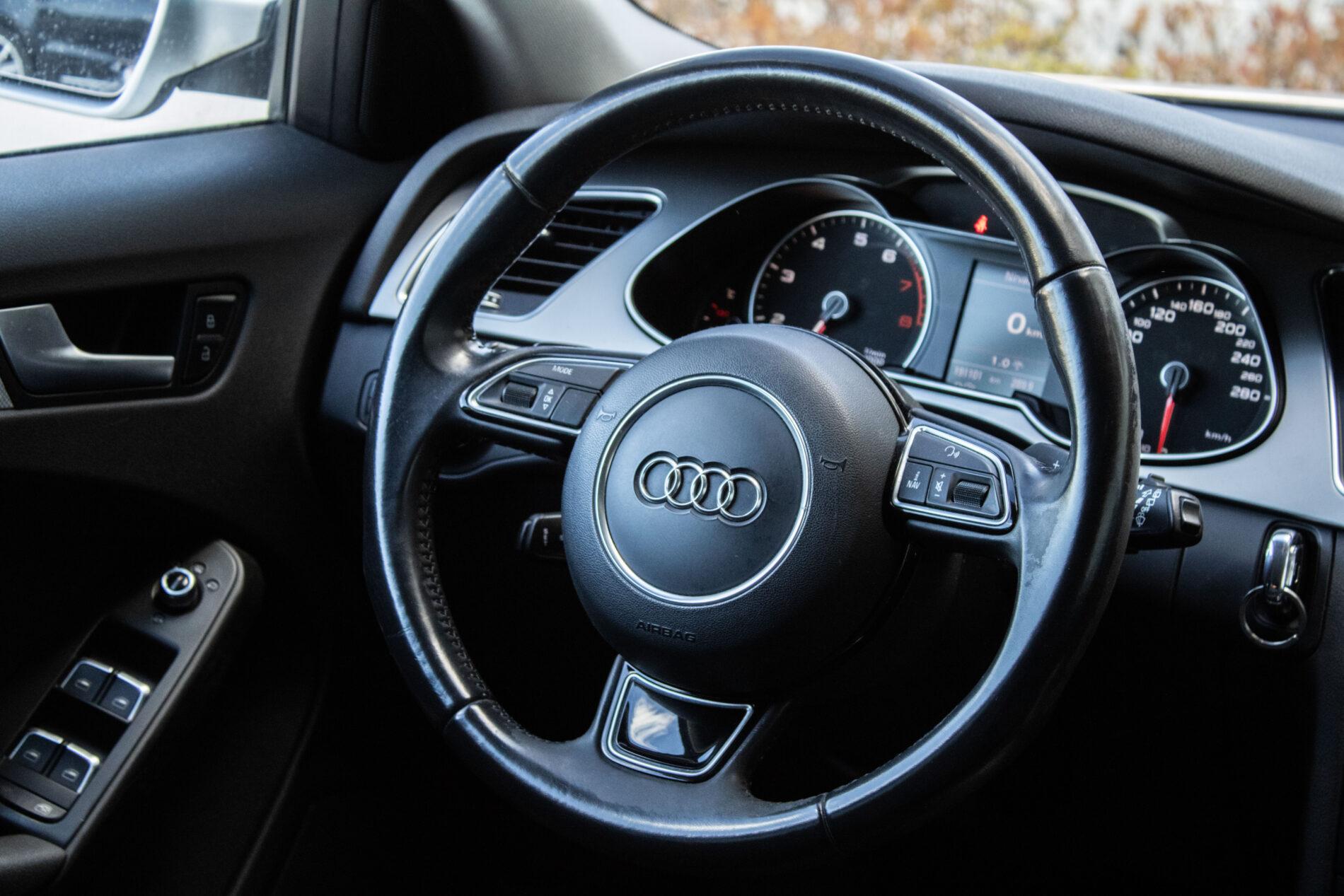2012 AUDI A4, strieborná kombi, 191 100 km