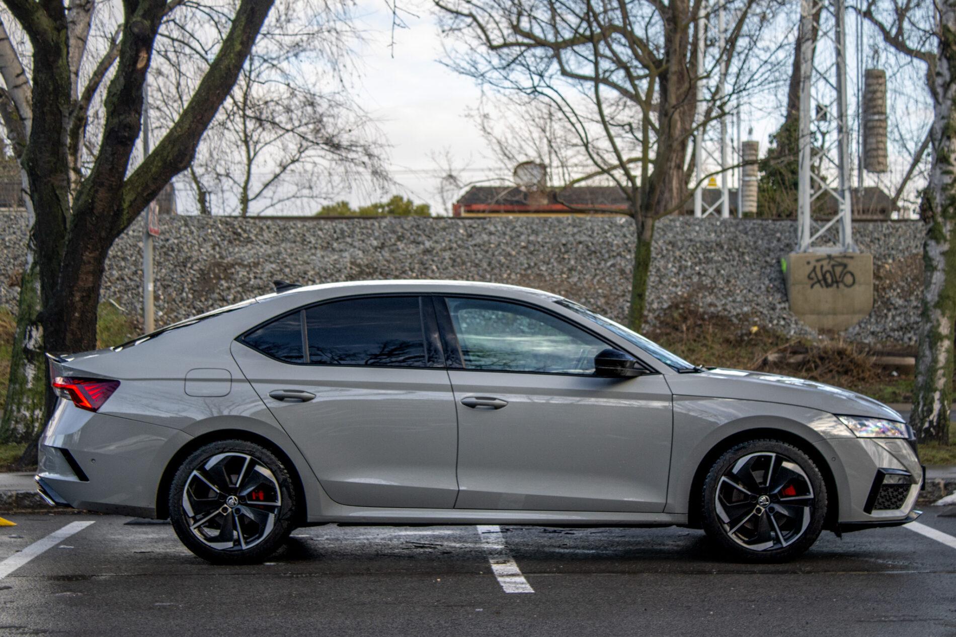 2021 Skoda Octavia RS, sivá, 105 455 km