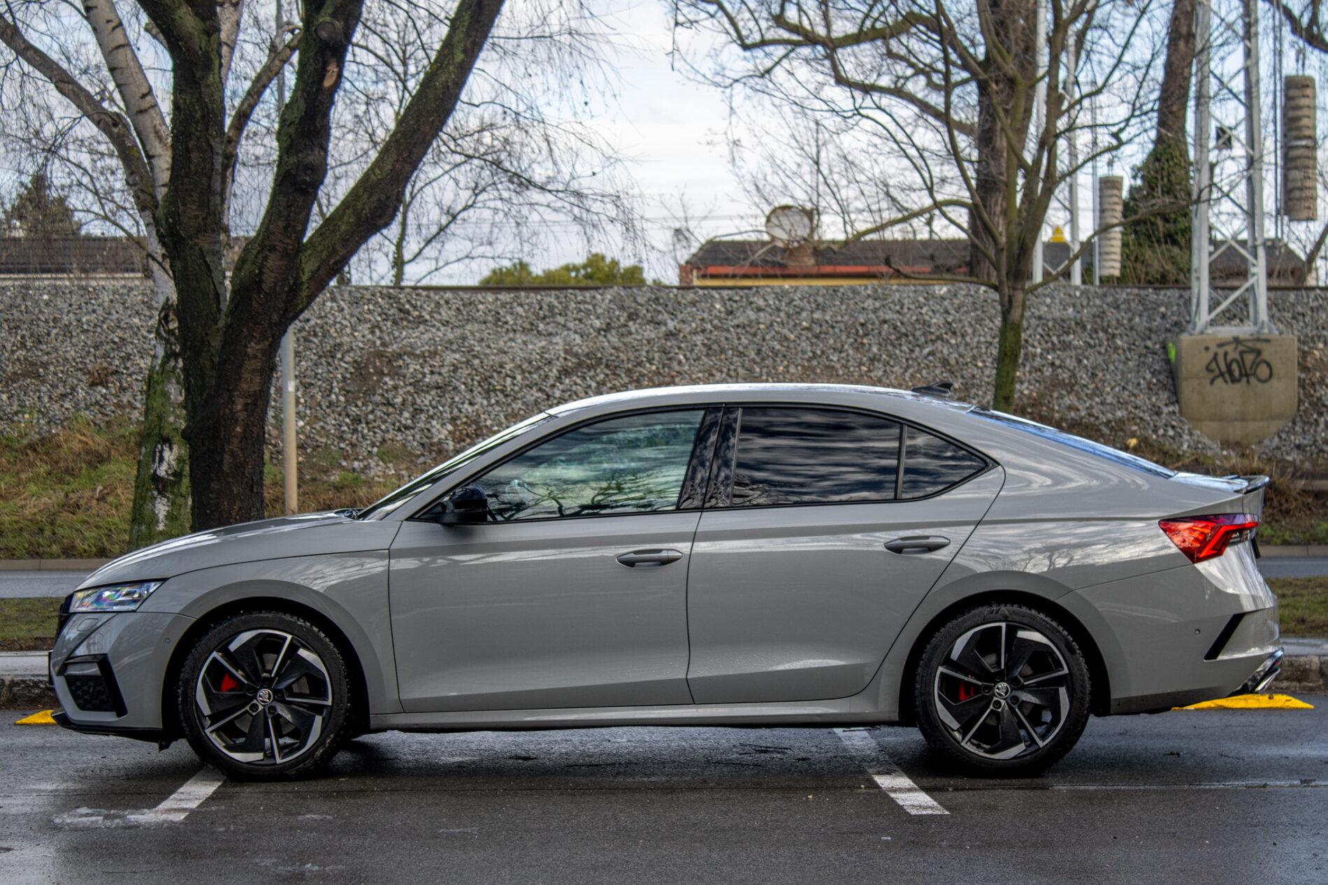 2021 Skoda Octavia RS, sivá, 105 455 km