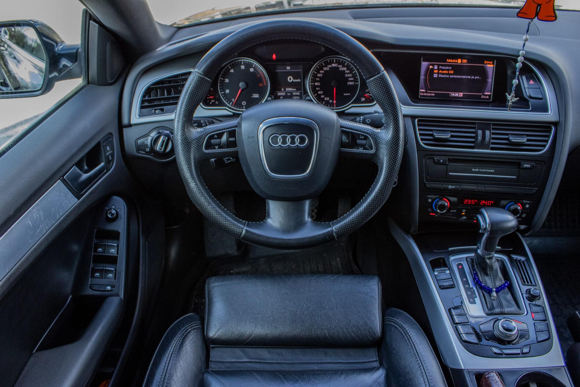 2012 AUDI A5, modrá sedan, 285 521 km