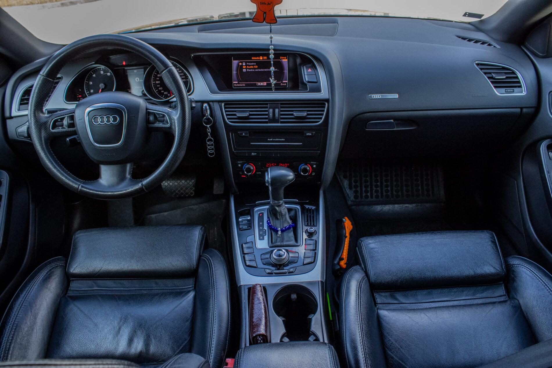 2012 AUDI A5, modrá sedan, 285 521 km