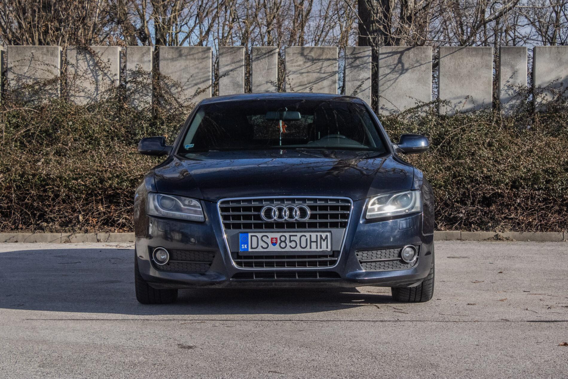 2012 AUDI A5, modrá sedan, 285 521 km