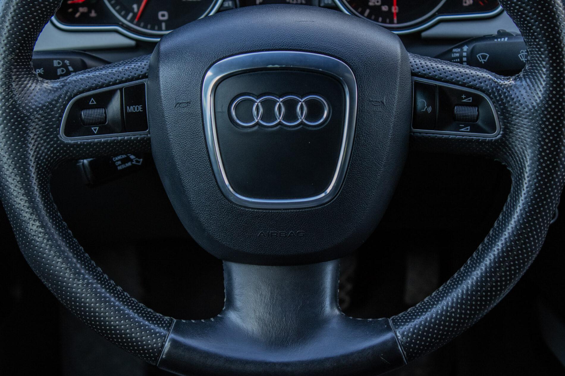 2012 AUDI A5, modrá sedan, 285 521 km