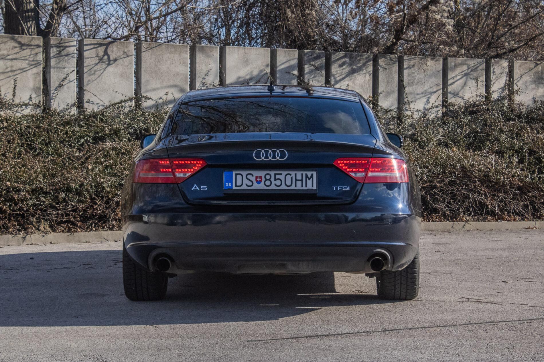 2012 AUDI A5, modrá sedan, 285 521 km