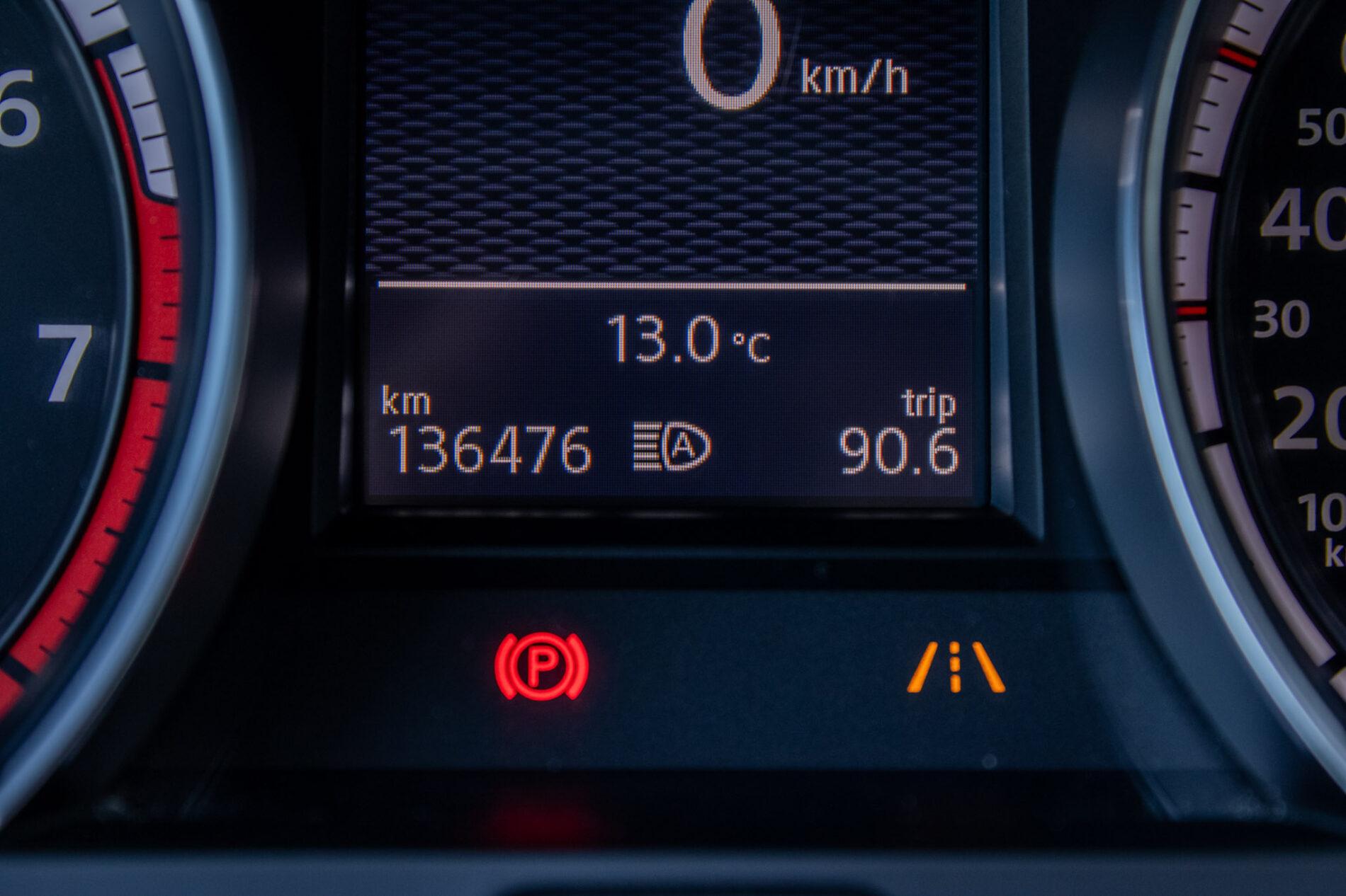 2015 Volkswagen Golf R, modrá hatchback, 136 476 km