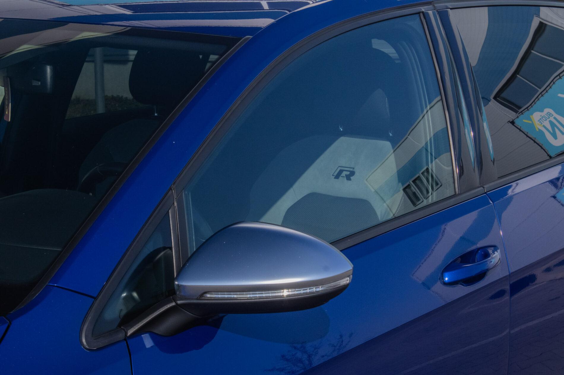 2015 Volkswagen Golf R, modrá hatchback, 136 476 km