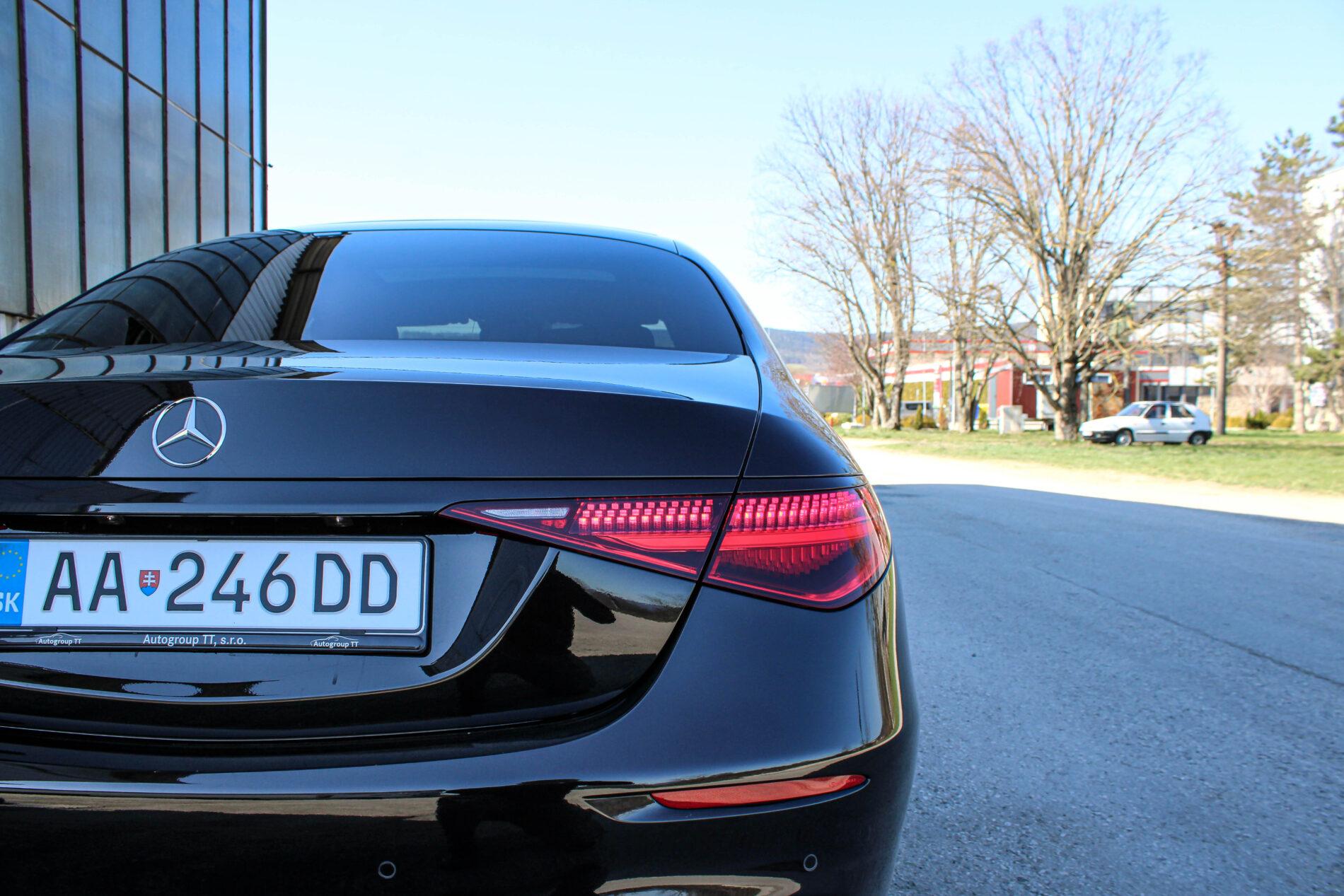 2021 Mercedes-Benz S 400d, čierna sedan, 82 099 km