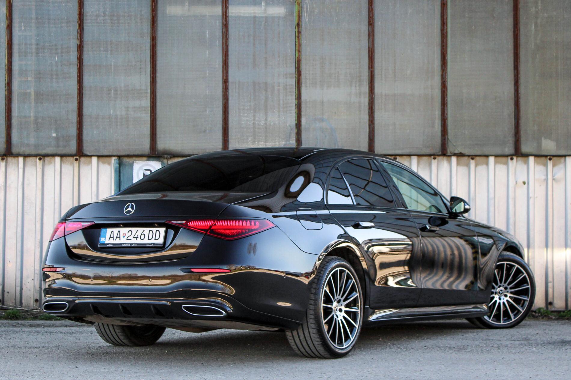 2021 Mercedes-Benz S 400d, čierna sedan, 82 099 km