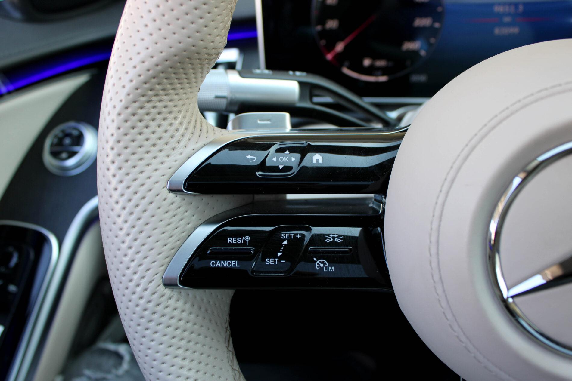 2021 Mercedes-Benz S 400d, čierna sedan, 82 099 km