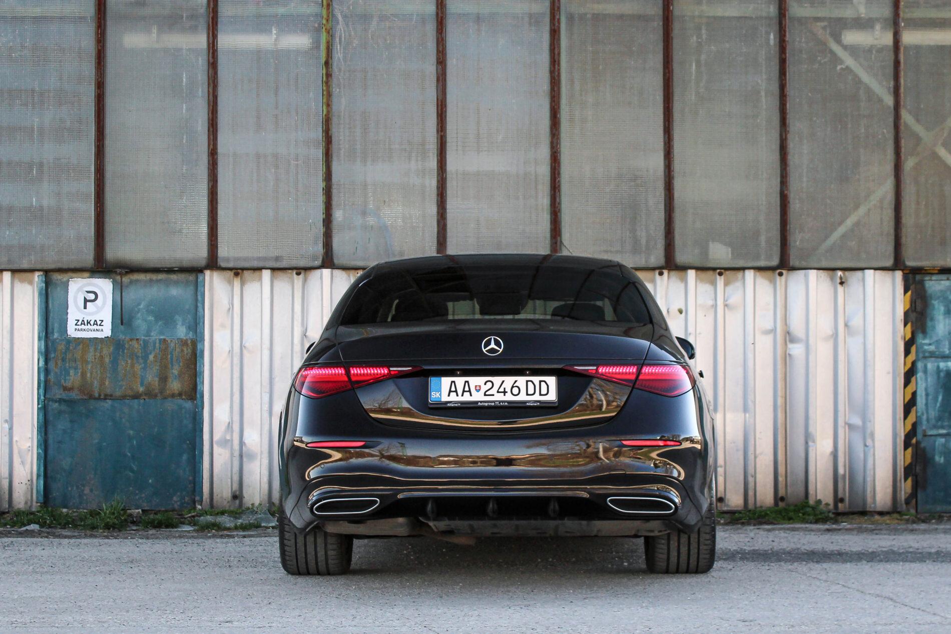 2021 Mercedes-Benz S 400d, čierna sedan, 82 099 km