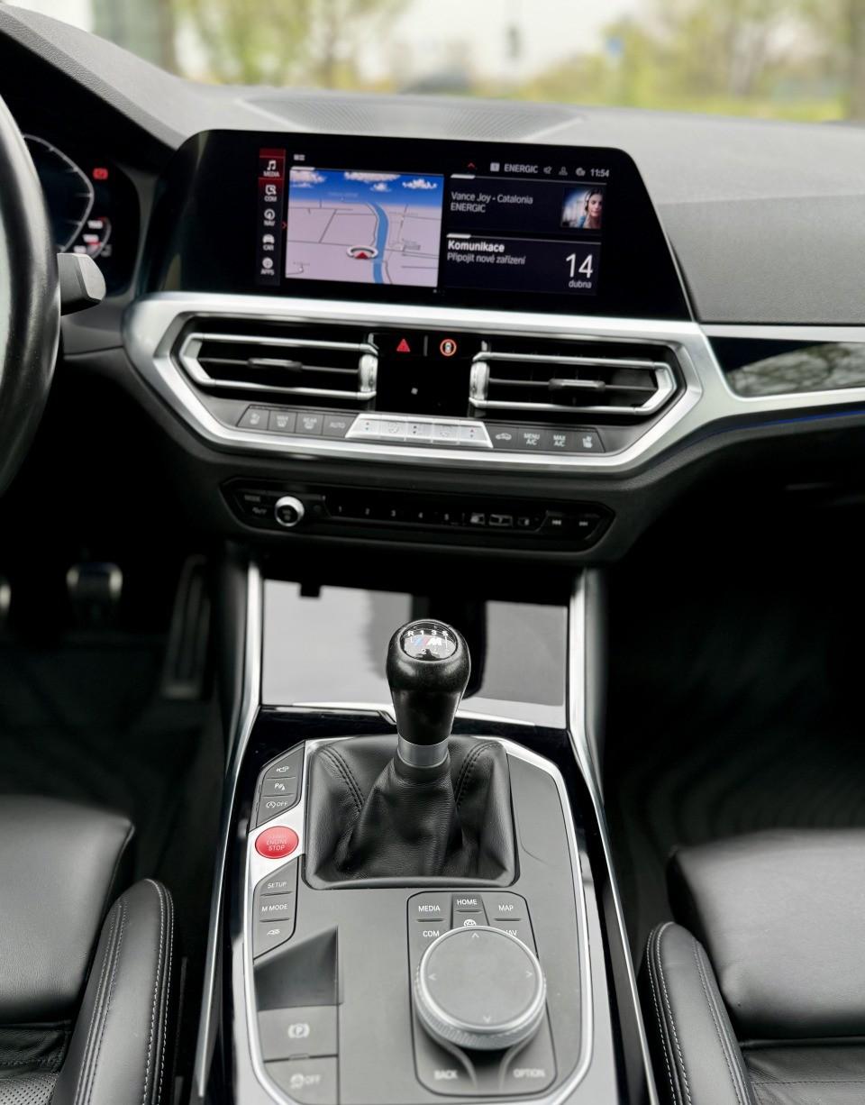 2021 BMW M4, tmavozelená kupé, 50 600 km