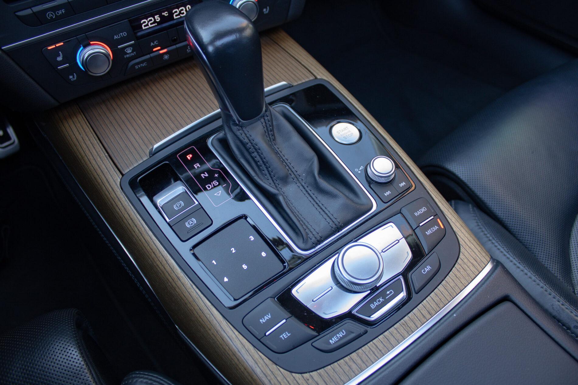2016 AUDI A6, modrá kombi, 177 013 km