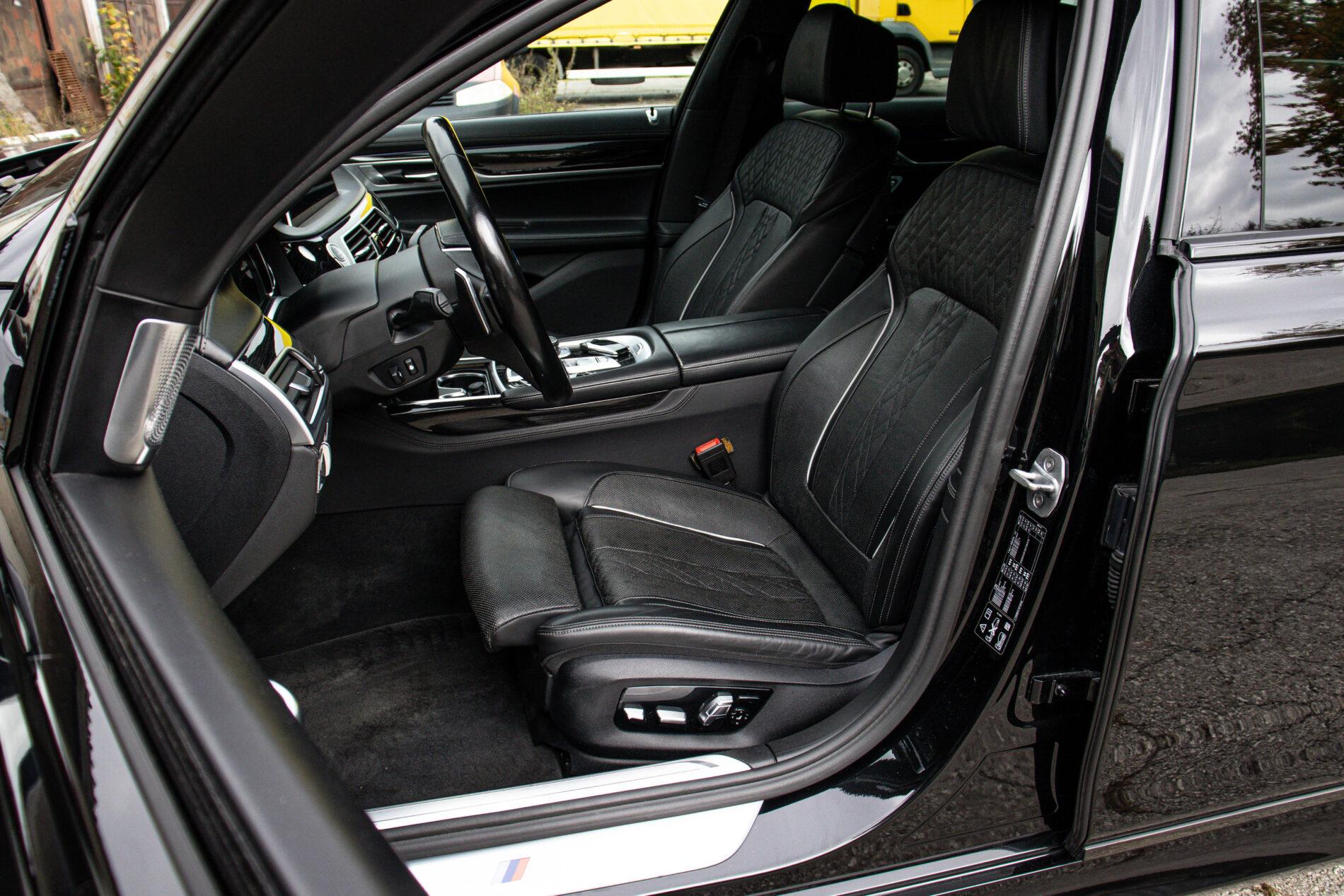 2017 BMW 740d, čierna sedan, 160 013 km