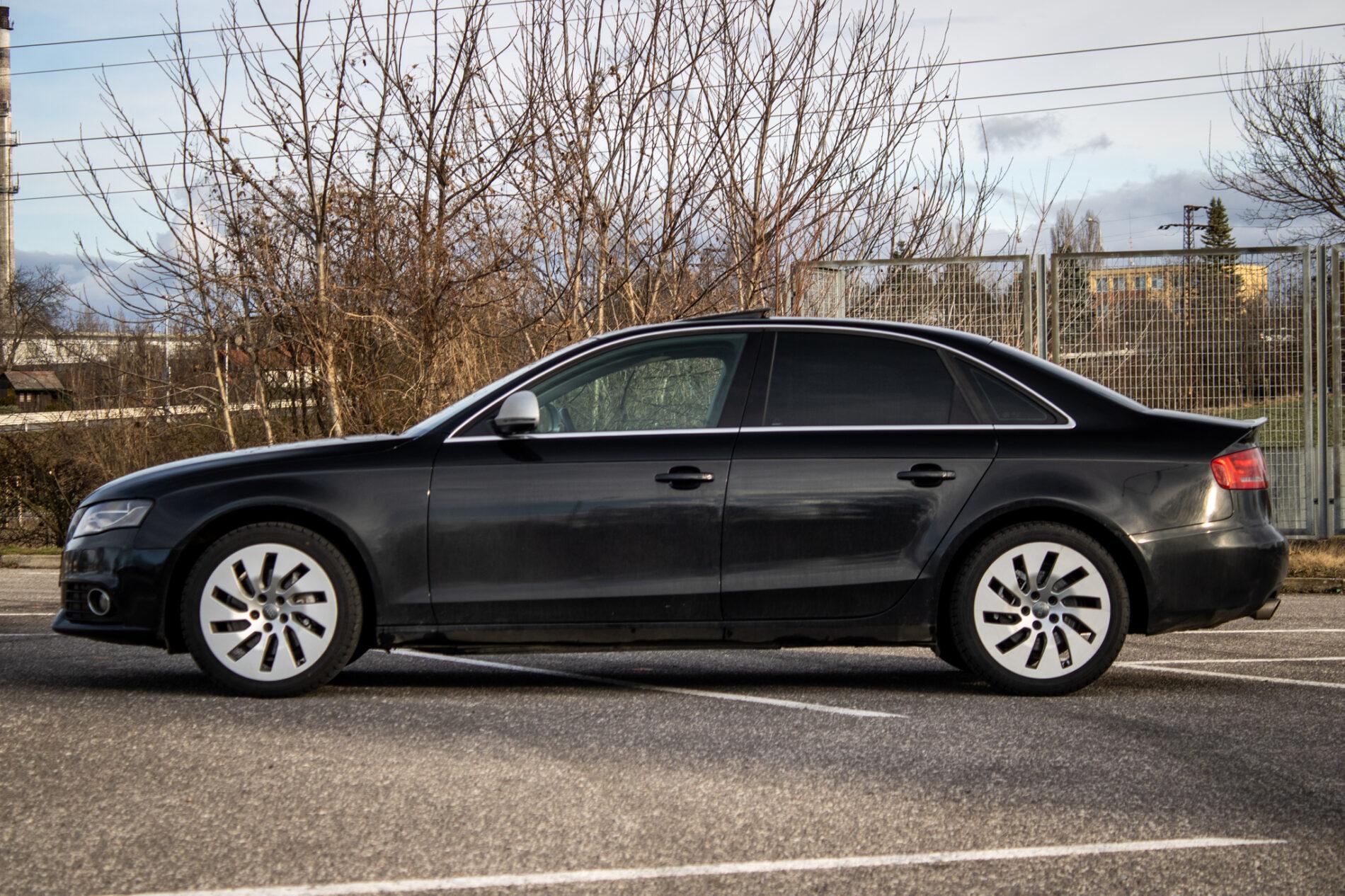 2008 AUDI A4, čierna sedan, 299 650 km